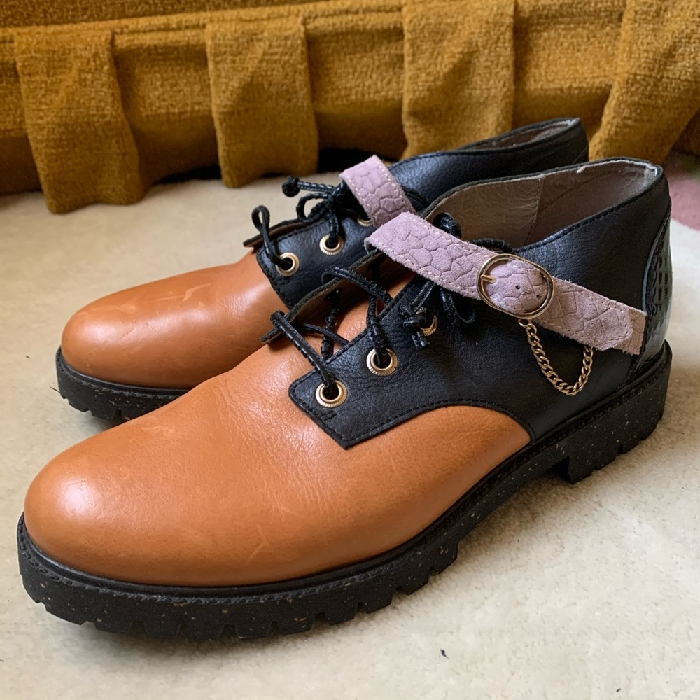 NK Leather Shoe with Mixed Materials
